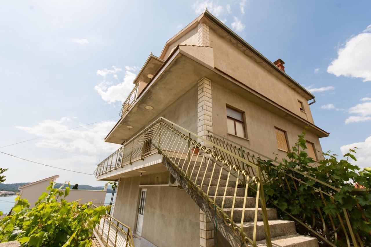 Apartmani Mila A1 & A2 & 3 Trogir Exterior foto