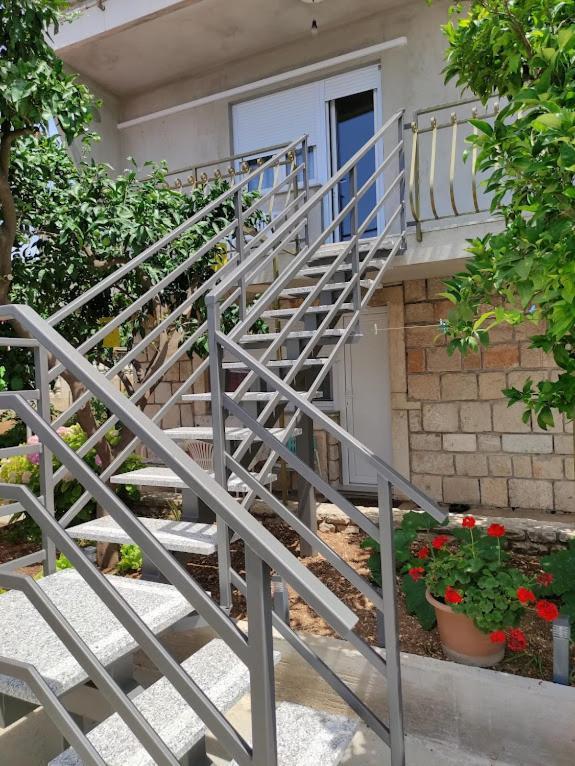 Apartmani Mila A1 & A2 & 3 Trogir Exterior foto