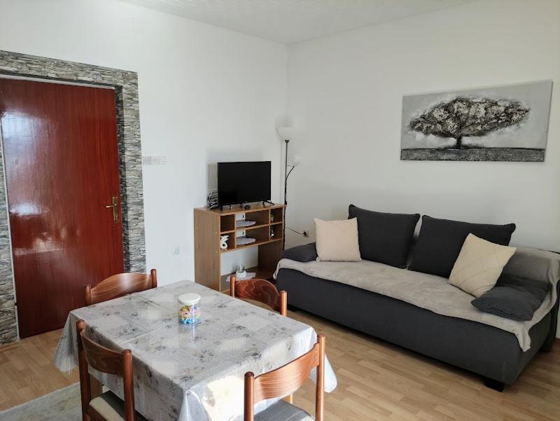 Apartmani Mila A1 & A2 & 3 Trogir Exterior foto