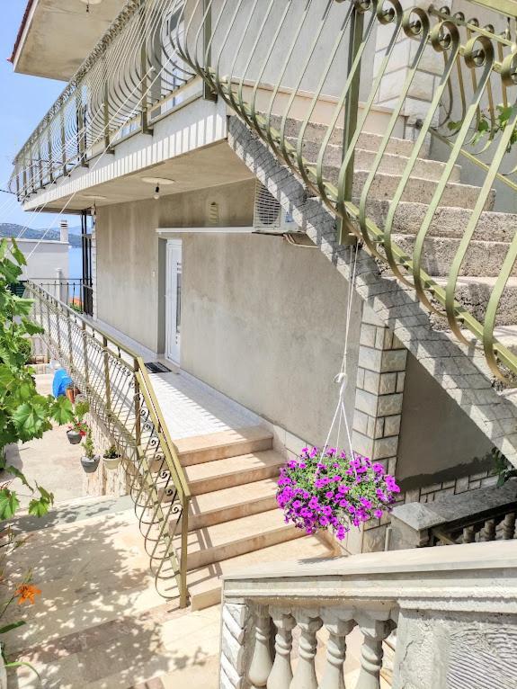 Apartmani Mila A1 & A2 & 3 Trogir Exterior foto